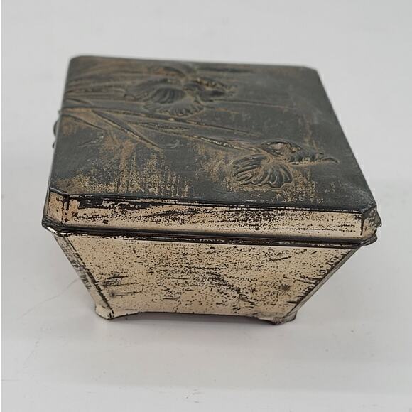 Vintage Metal Iris Flower Raised Relief Silk Lined Trinket Box Jewelry Box - Picture 3 of 10